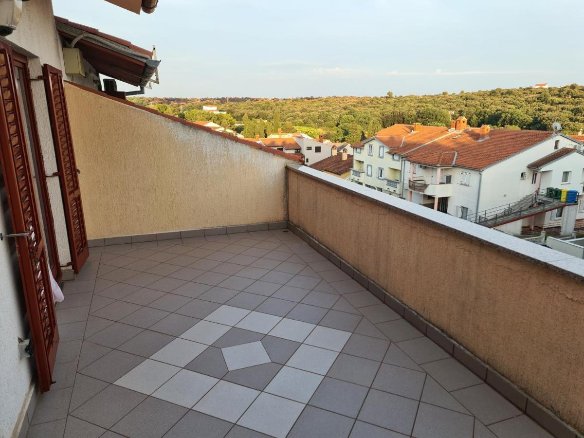 Helena Appartement Pula Buitenkant foto