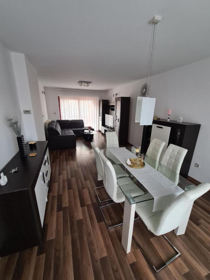 Helena Appartement Pula Buitenkant foto