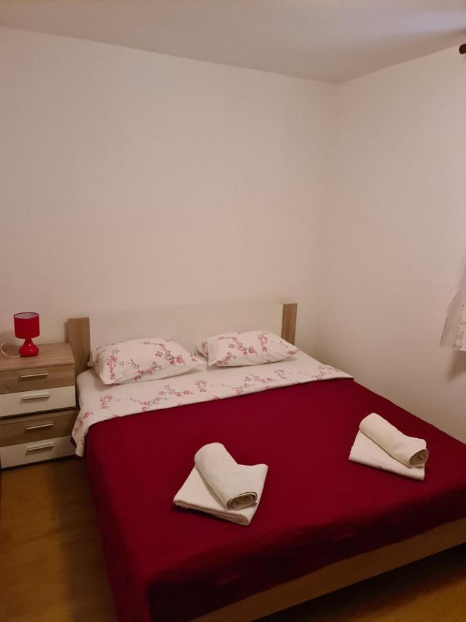 Helena Appartement Pula Buitenkant foto
