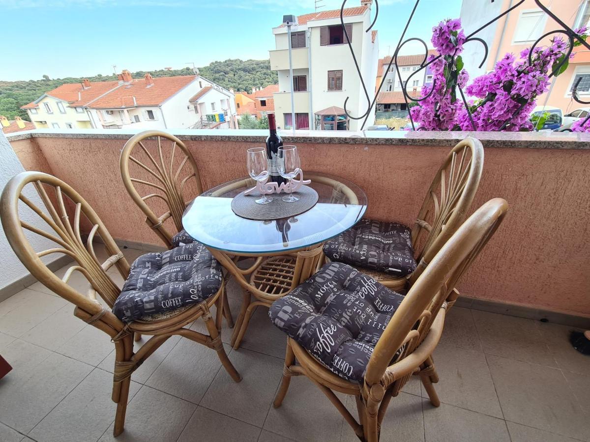 Helena Appartement Pula Buitenkant foto