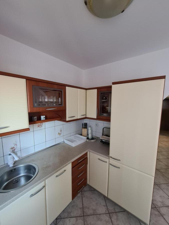 Helena Appartement Pula Buitenkant foto